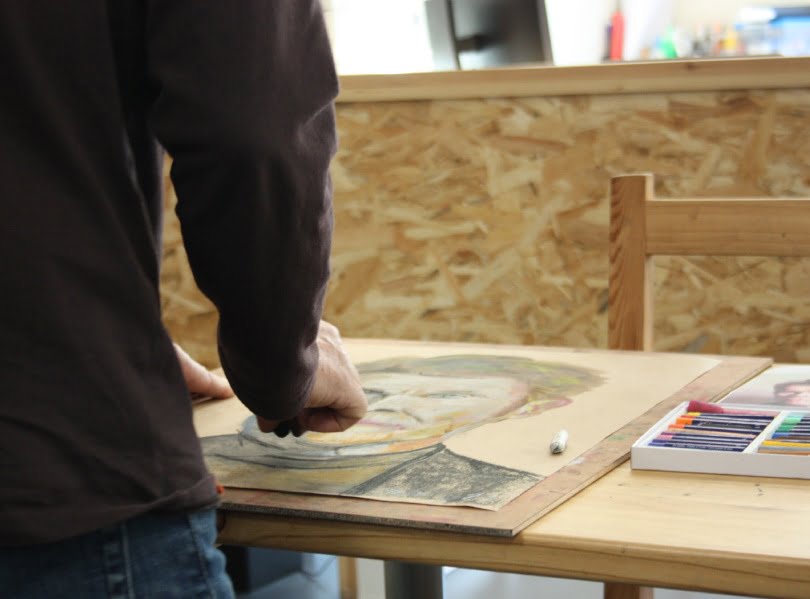 talleres-creativos-para-adultos-ferrol-obra-carboncillo